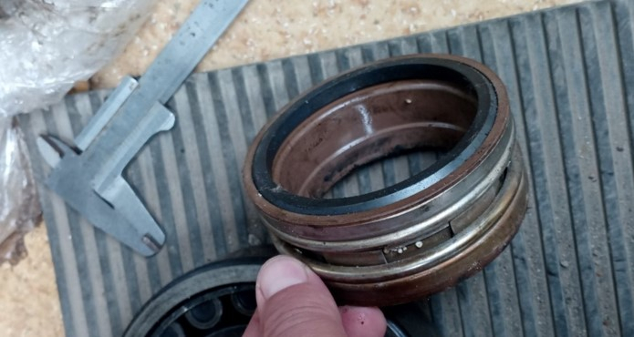 Замена уплотнения Hydro-Vacuum S.A FZC.4.50.1.4110